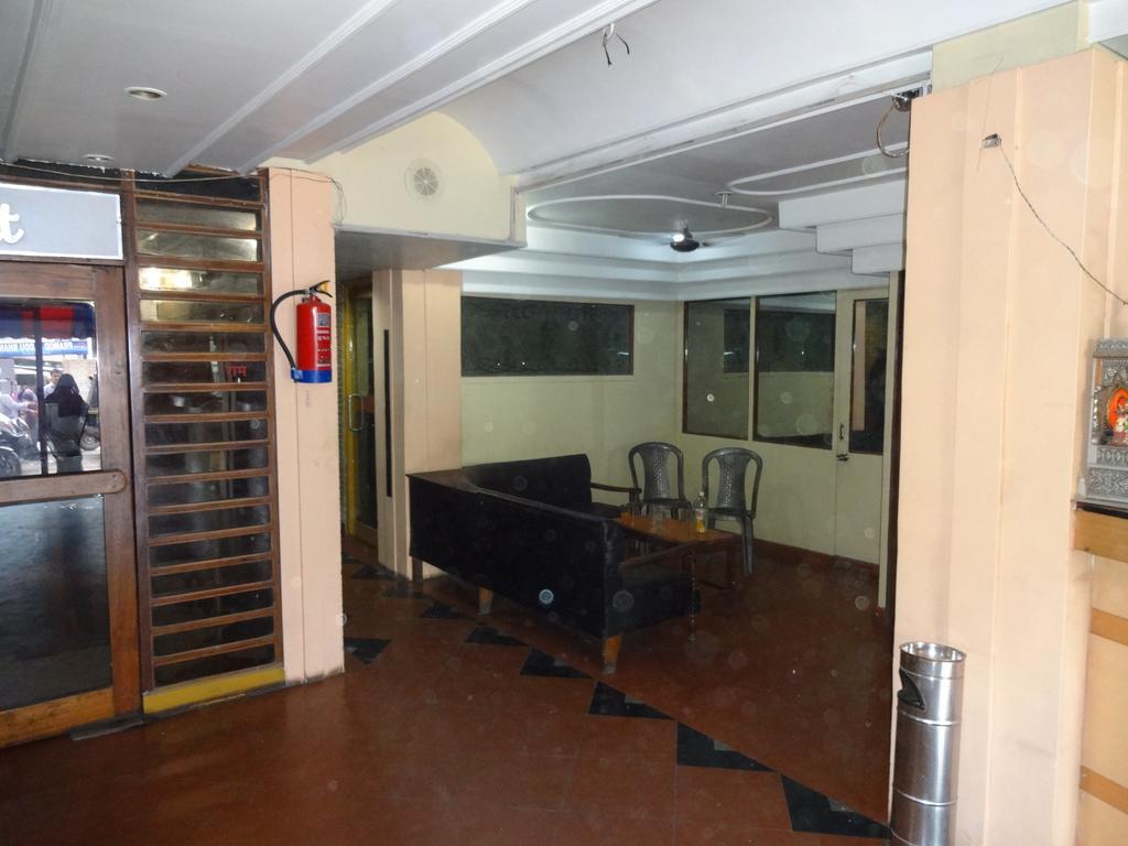 Ajatsatru Hotel คยา ภายนอก รูปภาพ