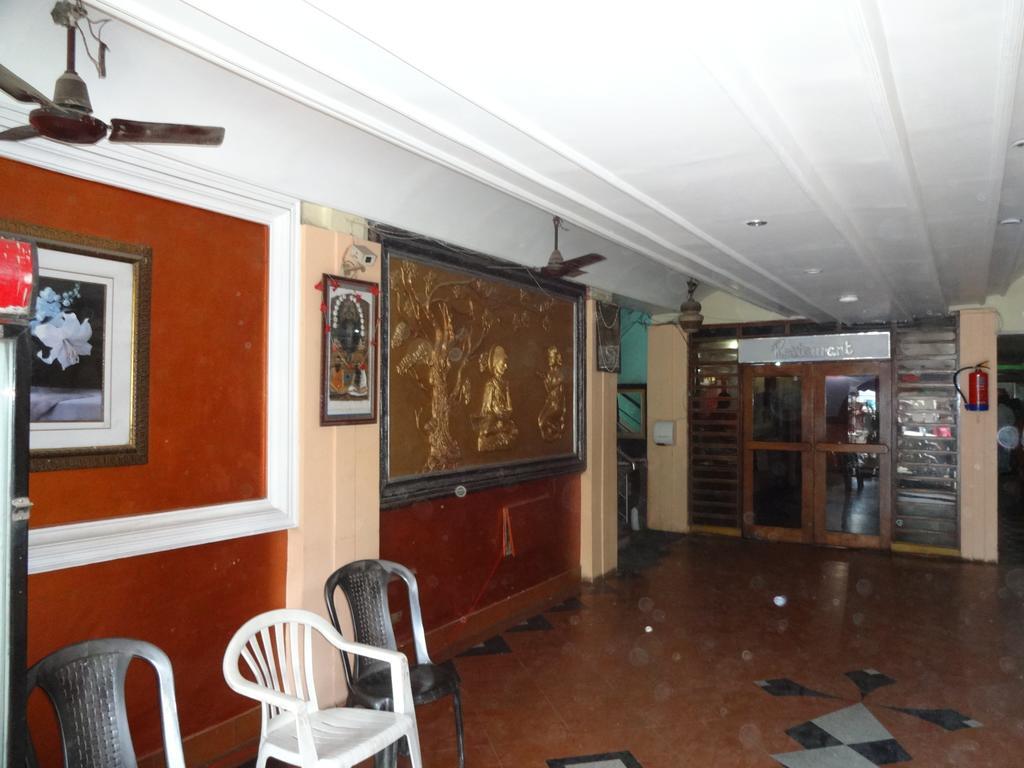 Ajatsatru Hotel คยา ภายนอก รูปภาพ